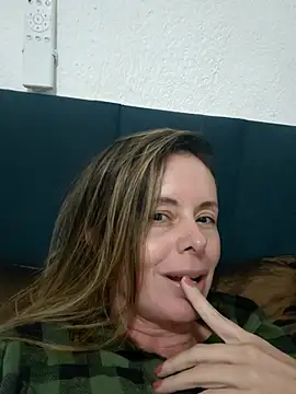 sapequinhaahmister online show from May 19, 2026, 10:05 pm