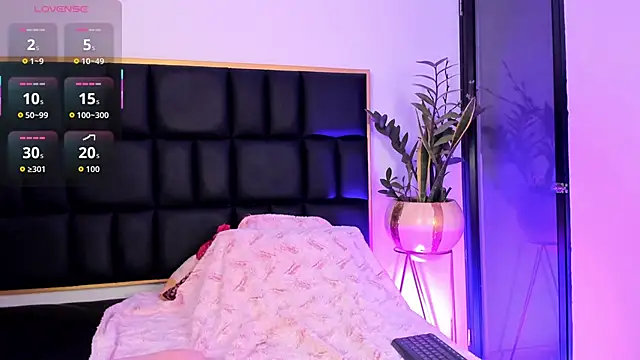 Emma collins01 online show from March 31, 2026, 3:19 am