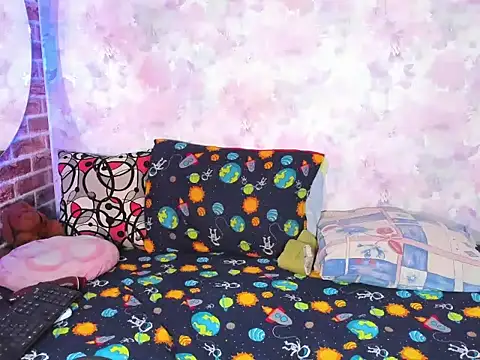 sara sant online show from April 15, 2026, 4:47 pm