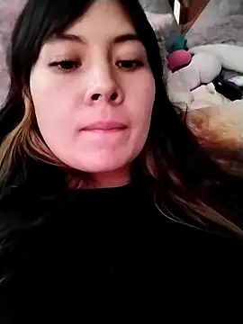 Snapshot of Raven__5 chatting on February 5, 2026, 8:35 pm Raven 5 online show from February 5, 2026, 8:35 pm