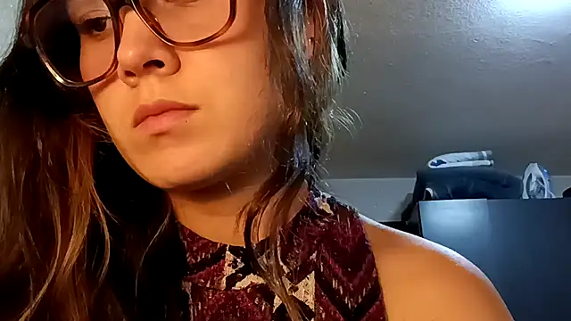 Snapshot of Raven__5 chatting on February 11, 2026, 1:10 am Raven 5 online show from February 11, 2026, 1:10 am