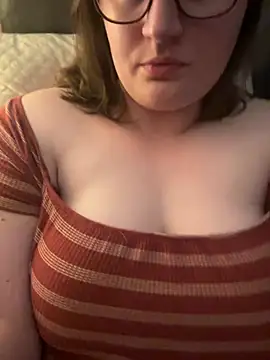 lucycomestrue online show from July 3, 2026, 12:17 am