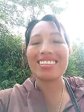 Gummiesu online show from April 6, 2026, 1:25 am