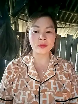 Bling sexy online show from February 3, 2026, 8:19 am