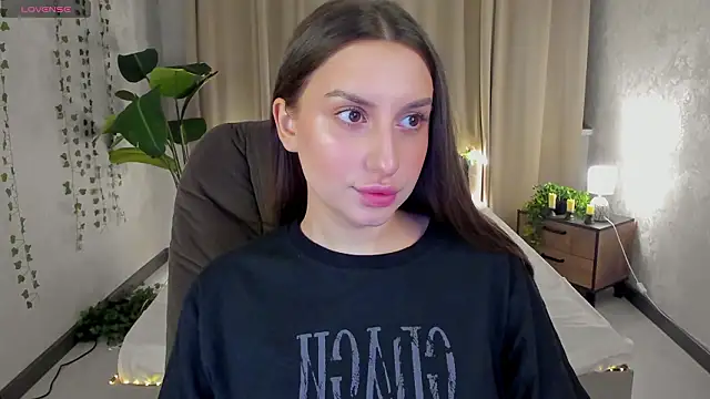 Celine Coello online show from March 19, 2026, 3:54 am