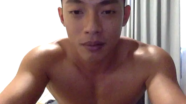 Yooo17 online show from April 23, 2026, 4:35 am