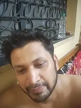 Pravin9562 online show from April 17, 2026, 7:28 pm