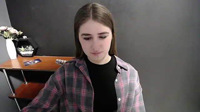 Snapshot of Sunny_siren chatting on April 21, 2026, 12:22 pm Sunny siren online show from April 21, 2026, 12:22 pm