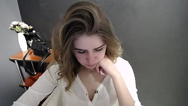 Snapshot of Sunny_siren chatting on April 22, 2026, 12:39 pm Sunny siren online show from April 22, 2026, 12:39 pm