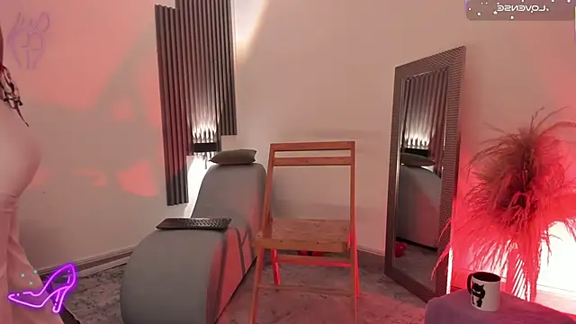 fransheskarossi online show from January 17, 2026, 1:27 pm