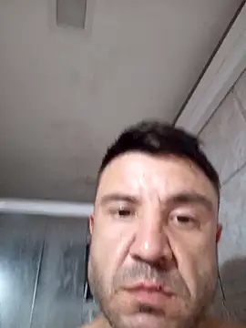 gato rafaelzn36 online show from April 28, 2026, 10:04 pm