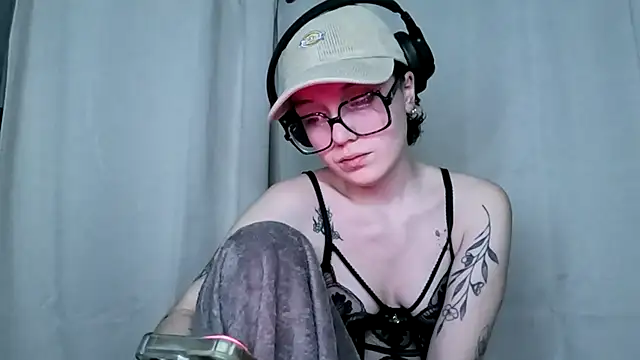 ju juliette online show from February 26, 2026, 8:41 pm