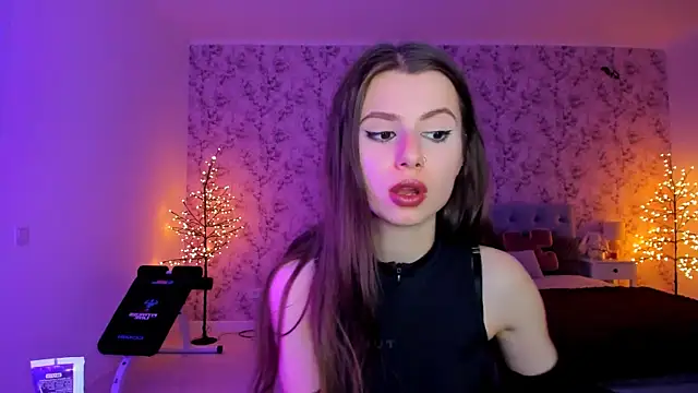 Snapshot of Hot_Molly5 chatting on March 8, 2026, 2:15 am Hot Molly5 online show from March 8, 2026, 2:15 am