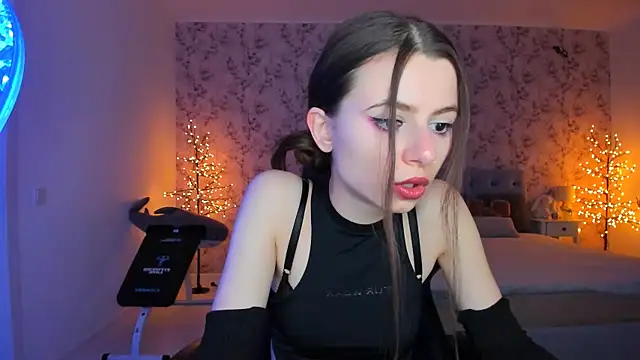 Snapshot of Hot_Molly5 chatting on April 3, 2026, 6:39 pm Hot Molly5 online show from April 3, 2026, 6:39 pm