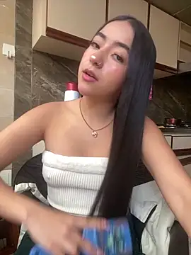 Snapshot of AuroraJohns_Pink chatting on February 15, 2026, 7:54 pm AuroraJohns Pink online show from February 15, 2026, 7:54 pm