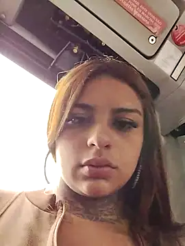 Snapshot of EmilyMoore_Pink chatting on February 5, 2026, 6:23 pm EmilyMoore Pink online show from February 5, 2026, 6:23 pm