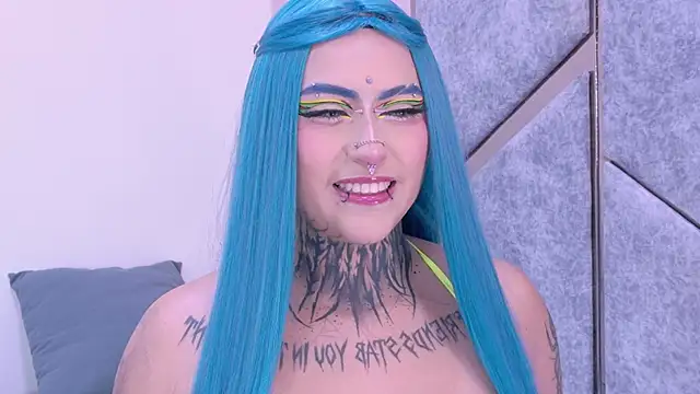 MaloryGrey  online show from January 18, 2026, 8:23 pm