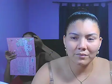 Helena-Paola online show from February 8, 2026, 5:00 am