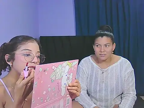 Helena-Paola online show from February 10, 2026, 5:44 am