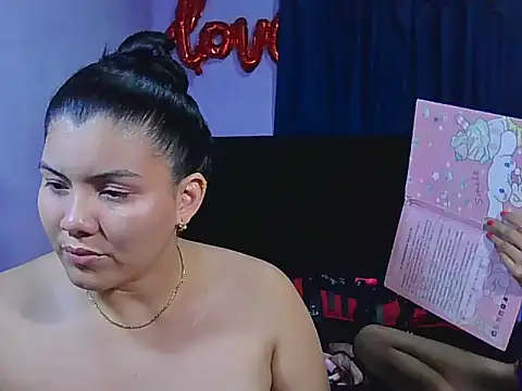 Helena-Paola online show from April 15, 2026, 1:12 am