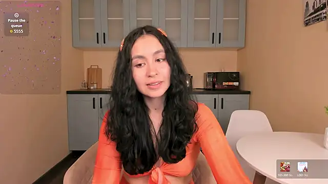 GiovannaAntonelli online show from May 27, 2026, 7:44 pm