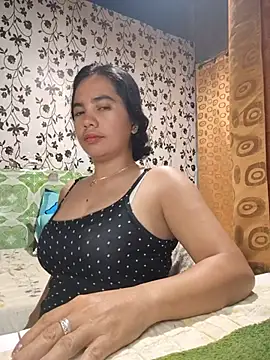 LoveSammantha24xxx online show from July 10, 2026, 8:33 pm
