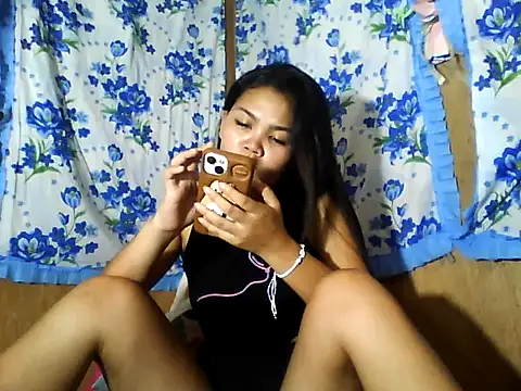 Snapshot of PinaySkinnyJust18 chatting on June 16, 2026, 9:45 am PinaySkinnyJust18 online show from June 16, 2026, 9:45 am