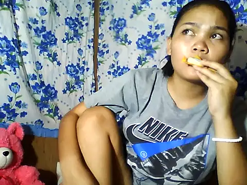 Snapshot of PinaySkinnyJust18 chatting on June 21, 2026, 9:56 am PinaySkinnyJust18 online show from June 21, 2026, 9:56 am