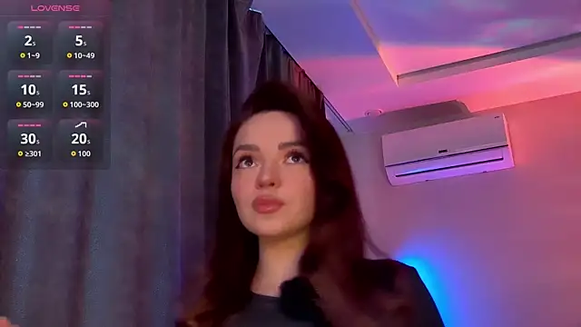 AnaWestt online show from April 7, 2026, 8:26 am