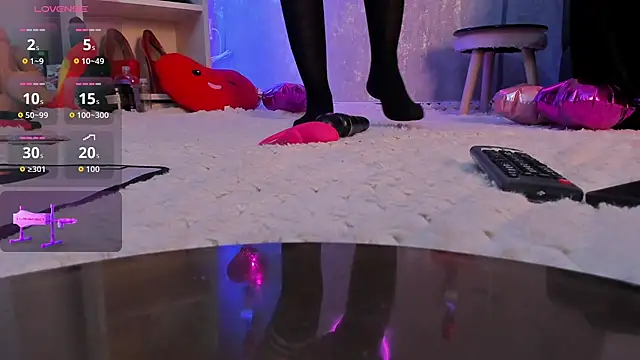 Snapshot of JolieStardust chatting on February 13, 2026, 1:51 pm JolieStardust online show from February 13, 2026, 1:51 pm