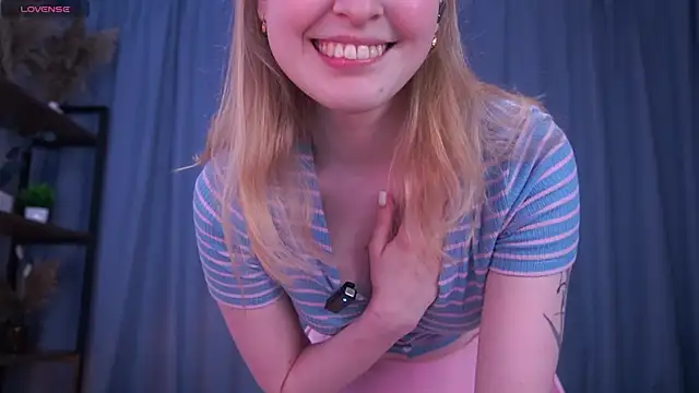 LanaRoxxy online show from April 2, 2026, 12:36 pm