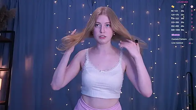 LanaRoxxy online show from April 16, 2026, 12:50 pm