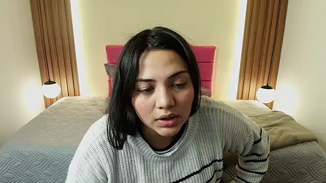 IvonneRoss  online show from May 12, 2026, 2:14 pm