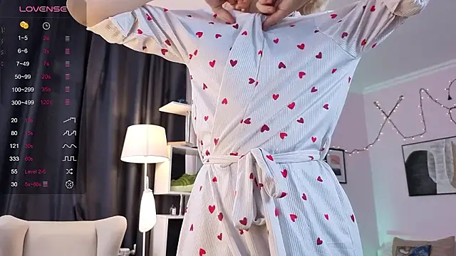 Snapshot of t_A_T_u chatting on February 28, 2026, 8:04 am t A T u online show from February 28, 2026, 8:04 am