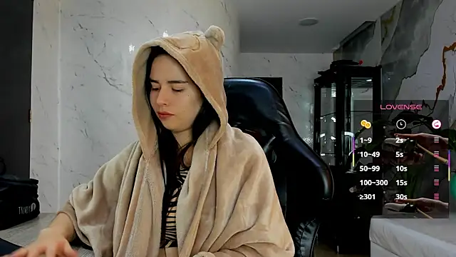 Qetsyah tf online show from March 22, 2026, 1:03 pm