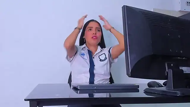 Catalinna 03 online show from April 15, 2026, 12:45 pm