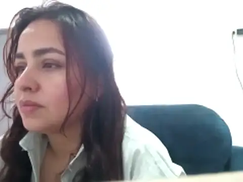 lunitahoney13 online show from February 19, 2026, 2:02 pm