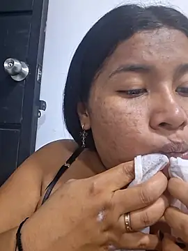 Sweet-Dirty-Storm online show from April 11, 2026, 3:44 am