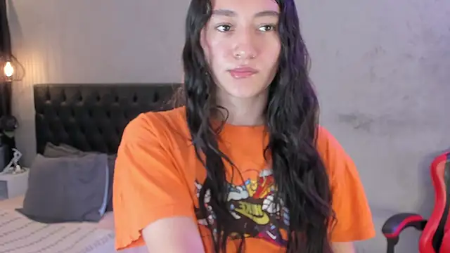 isabella nowa online show from April 18, 2026, 11:25 am