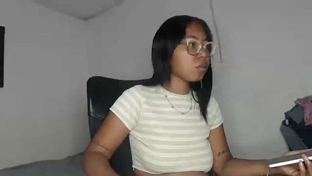 Snapshot of girl_sexy27 chatting on February 25, 2026, 3:43 pm girl sexy27 online show from February 25, 2026, 3:43 pm