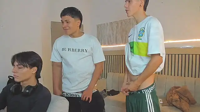 friendslikeplay online show from February 11, 2026, 9:42 pm