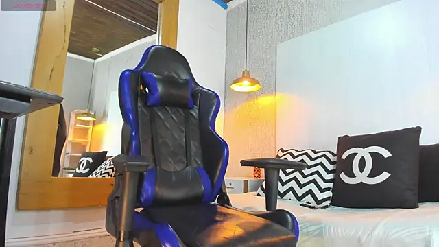 Snapshot of Dusan_Grey77 chatting on February 20, 2026, 4:09 am Dusan Grey77 online show from February 20, 2026, 4:09 am