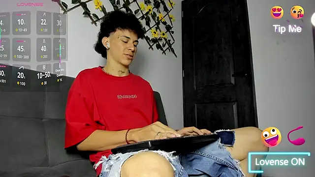 Maxxx bigcockx online show from March 22, 2026, 4:49 am