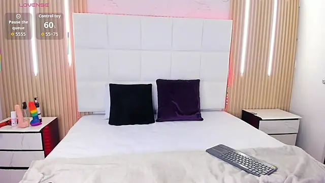 abril snow online show from February 25, 2026, 8:07 pm