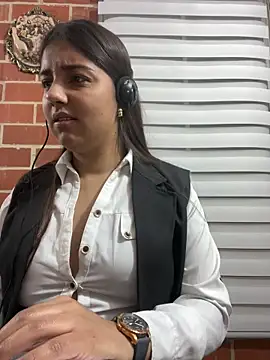 A-uroora online show from February 19, 2026, 7:48 am