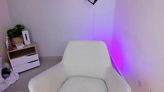 Fatima senghor online show from April 18, 2026, 8:09 pm