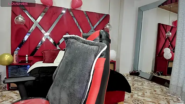 Lucia 24x online show from February 18, 2026, 12:23 pm