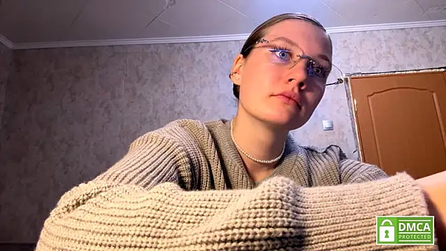 Jolievic online show from April 12, 2026, 5:29 pm