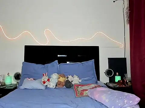 Snapshot of YourDreamReal chatting on February 5, 2026, 12:59 am YourDreamReal online show from February 5, 2026, 12:59 am