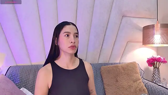 JuliaaVega online show from February 5, 2026, 11:59 am